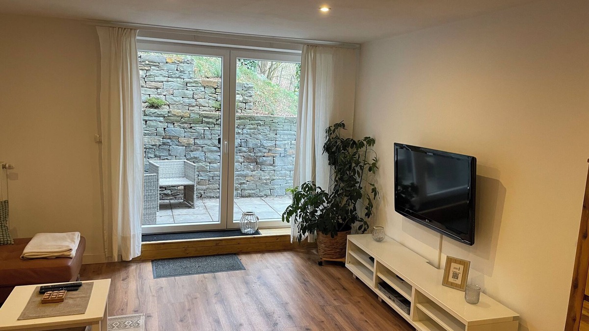 Bad Neuenahr-Ahrweiler Apartment | NEW FeWo Burgunderwiese the modern vacation apartment directly on the red wine hiking trail