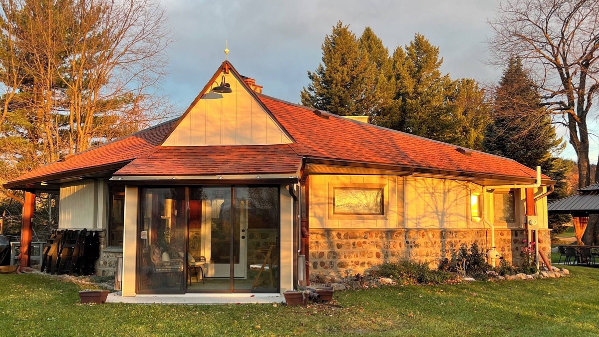 Bristol Hills House | NEW! Finger Lakes Mtn Retreat~Game Room~4BR/4BA~Family & Pet Friendly