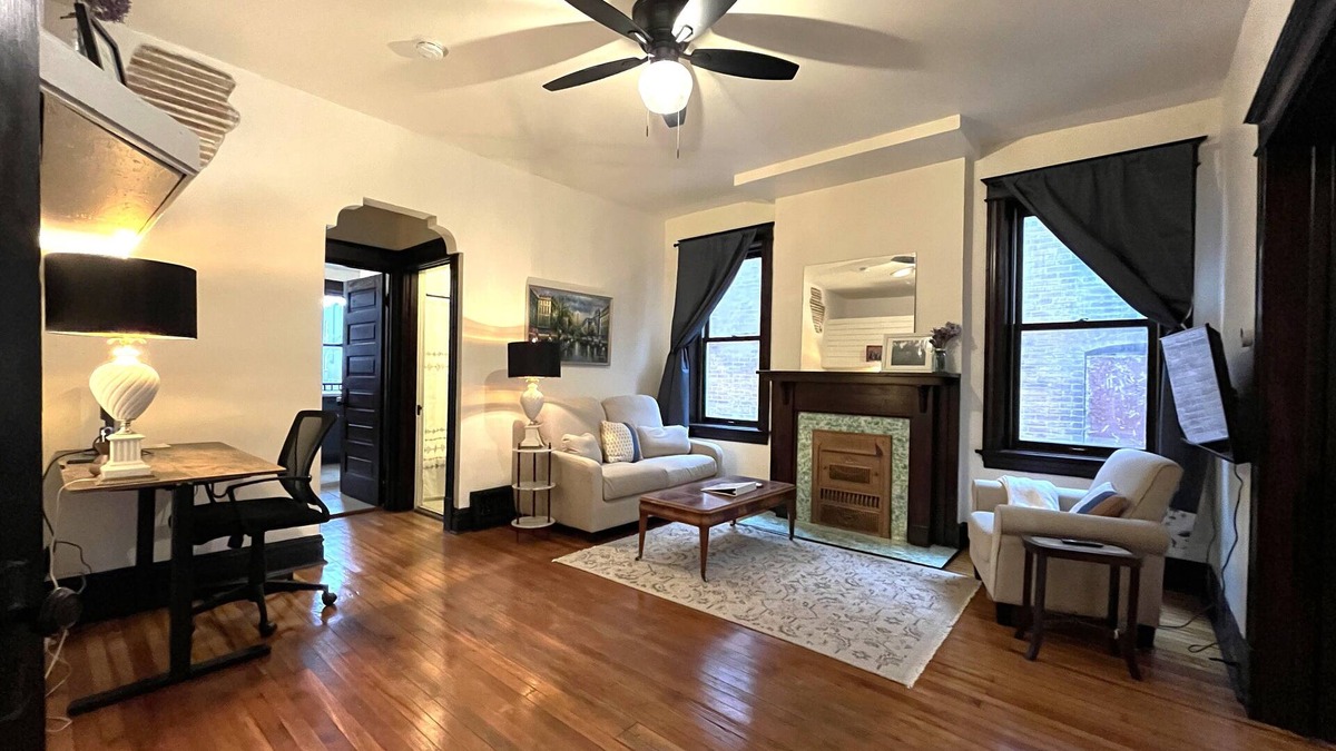 Gravois Park Apartment | New! First floor cozy, central spot, pets welcome
