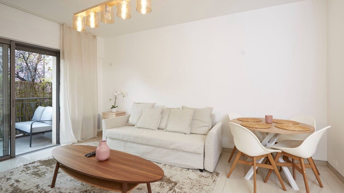 Mea She'arim Apartment | -New Flat Haneviim Street-