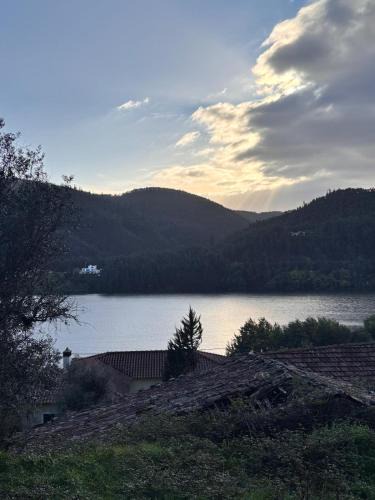 Serta Apartment | New Flat with View over the River Zezere