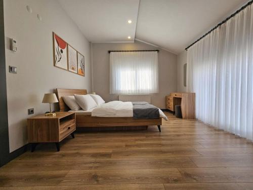 Lara Apartment | New Flat with Big Living Spaces 2-5 Near By Lara Beach