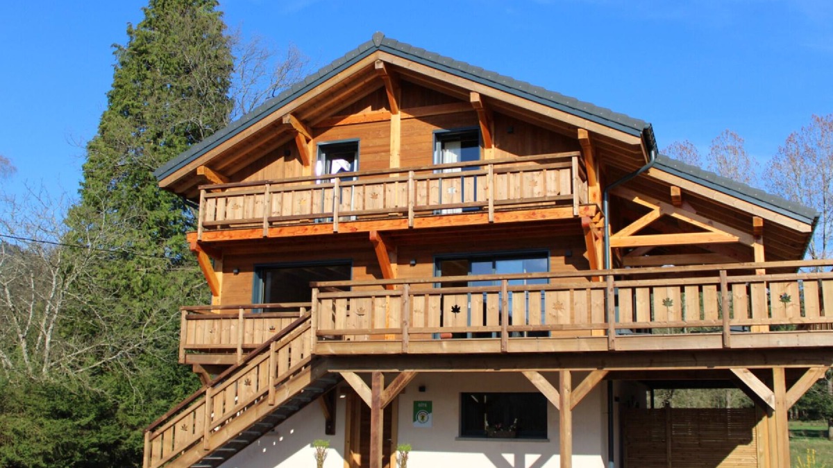 Le Mont Ski Chalet | New for 2024! Tourist accommodation in a high-end chalet in Saulcy.