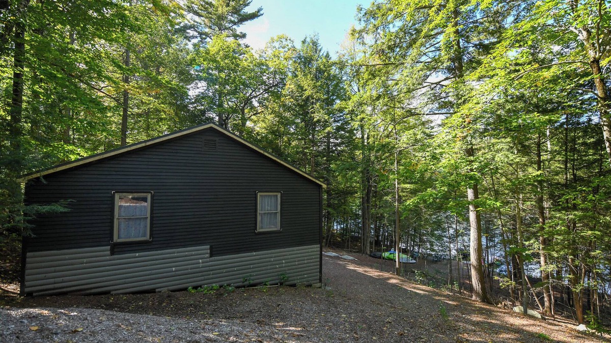 Casco Cottage | New for 2025! Pet-friendly cottage on Coffee Pond with excellent fishing!