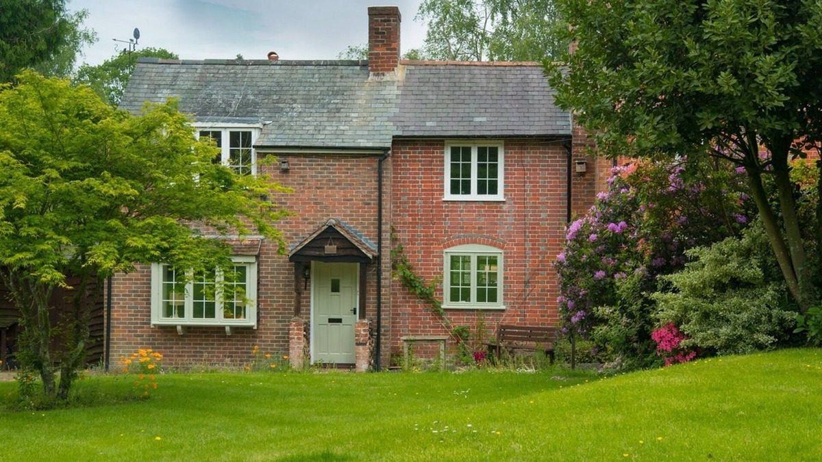 New Forest District Cottage | New Forest Cottage, charming & full of character in the heart of The New Forest