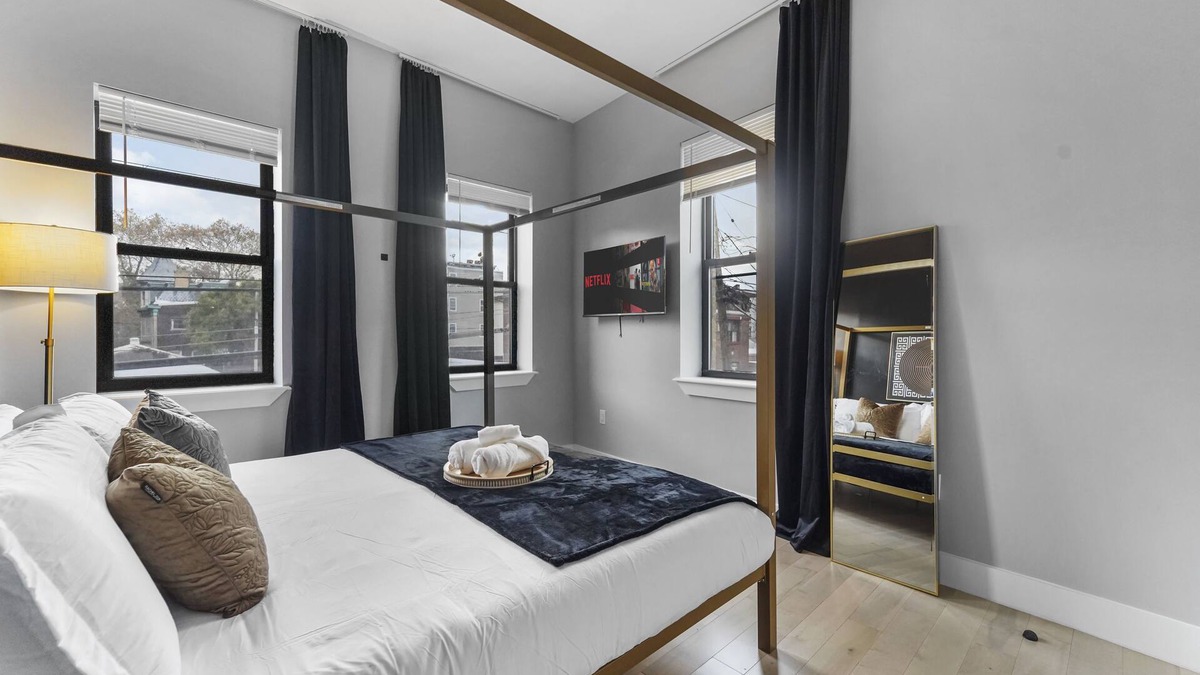 Ironbound District Apartment | New! Free Parking 30% Off King bd NYC 30 Min W/D