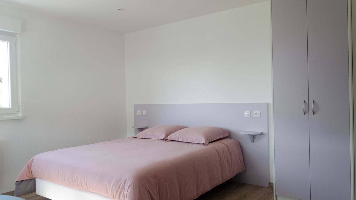 Gunstett Apartment | New, fully-equipped studio