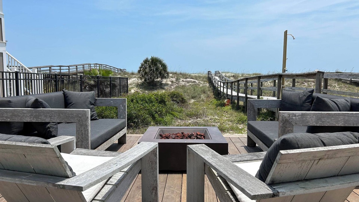 Ocean Cay House | *NEW* Fully Renovated, Luxury Oceanfront Cottage
