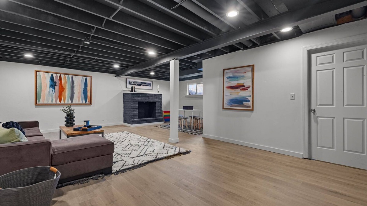 Rock Hill House | New! Fully Renovated Family/Pet Friendly 4BD in Great Central Location!
