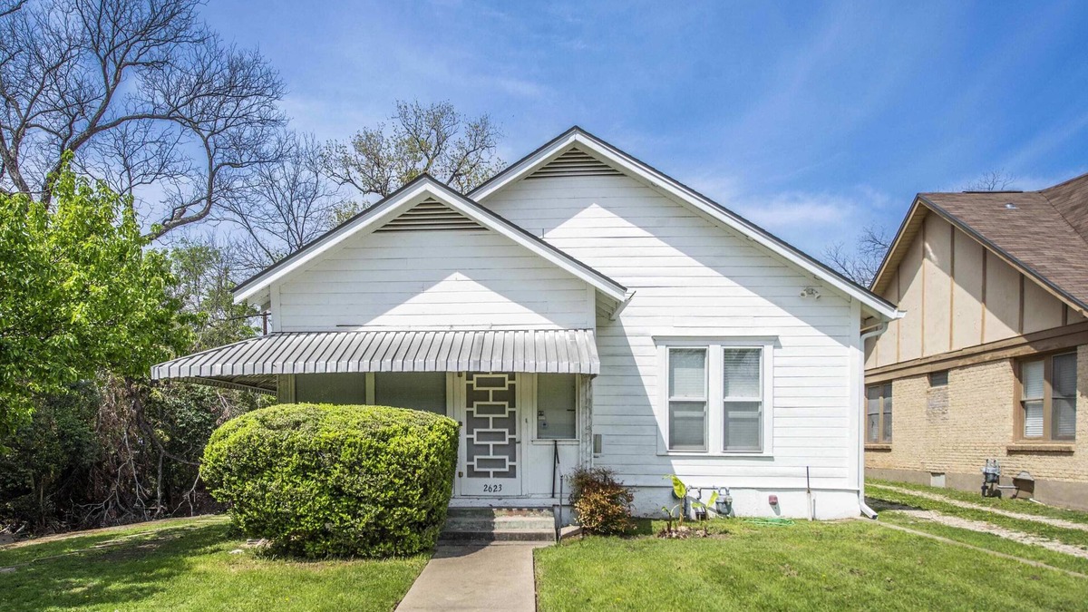 Austin Ave. House | New! Gathering Place on Columbus
