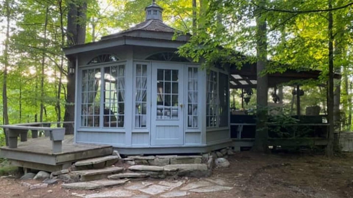 Trent Hills Cabin | NEW! Gazebo on private lake - Nature & Solitude
