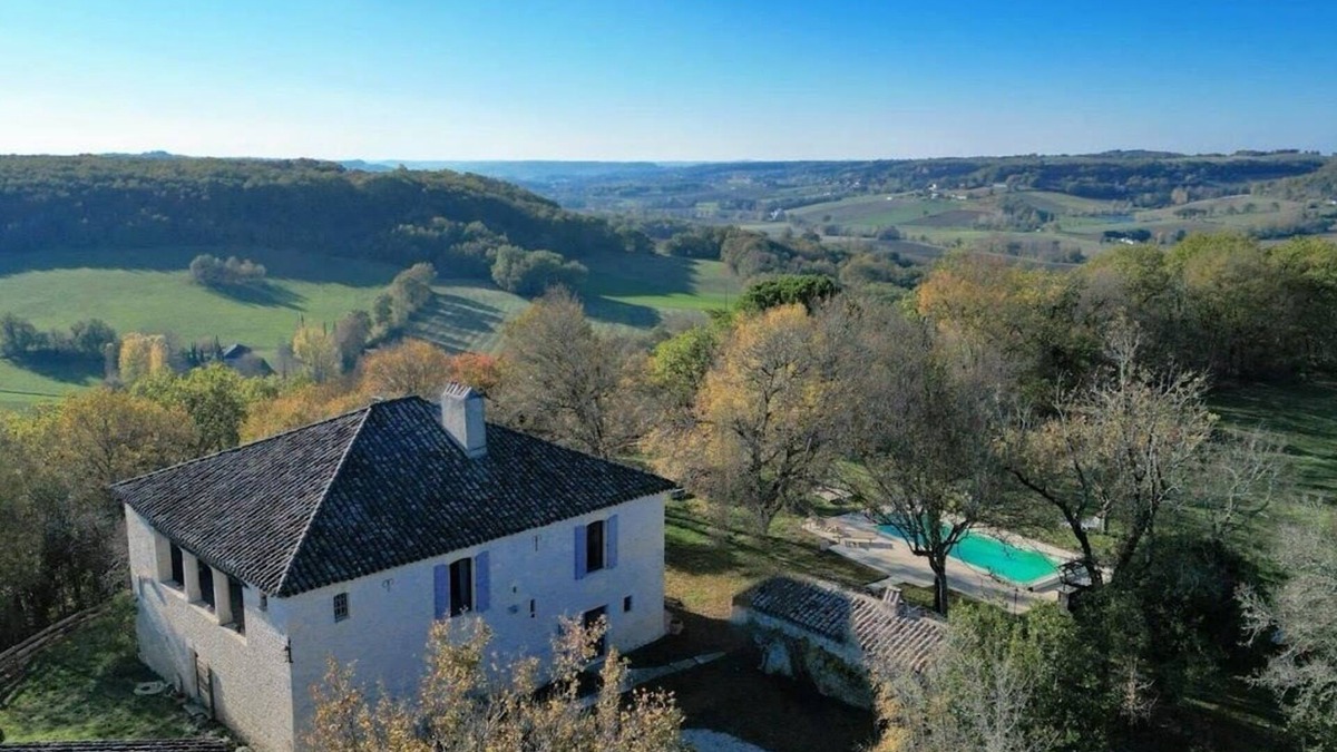 Sainte-Alauzie Apartment | New Gîte with swimming pool in the south of the Lot, in a 5-hectare park