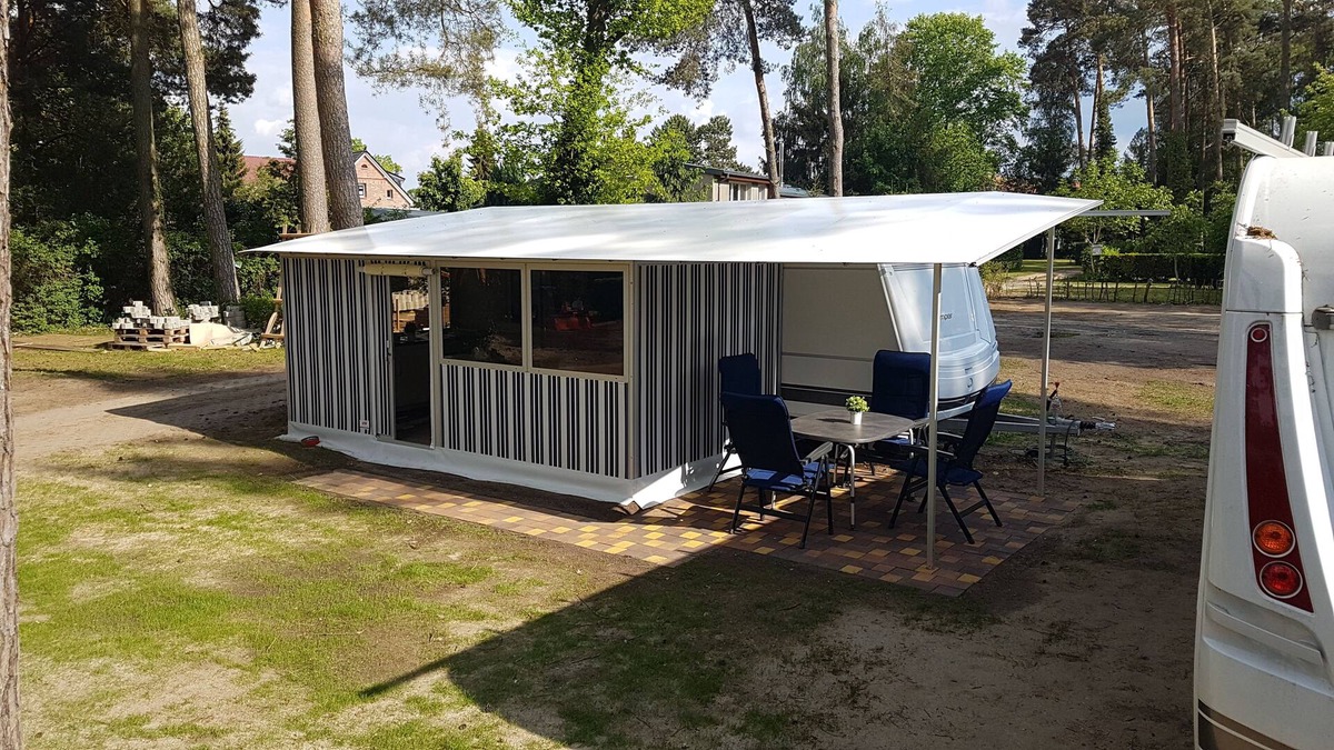 Stadt Wusterhausen House | New glamping accommodation rental caravan with toilet and kitchen