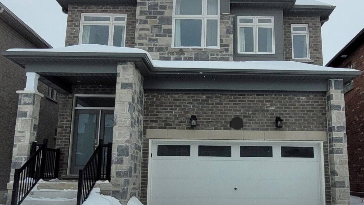 Innisfil House | New gorgeous charming quiet 4-BR single house 9 minutes to Lake Simcoe