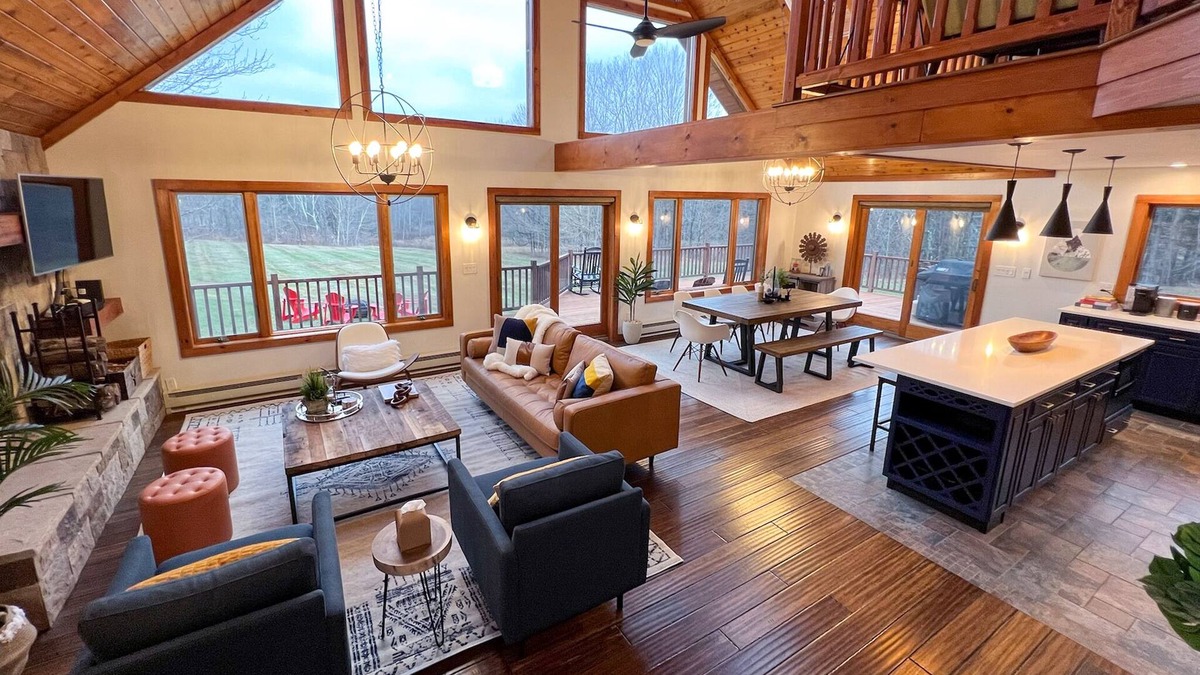 Windham Ski Chalet | NEW - Gorgeous Modern Lodge w/Mt View - 5 Min to Skiing