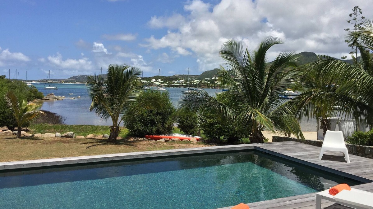 Cul de Sac Villa | New! Great Beachfront Villa . an exceptional site!