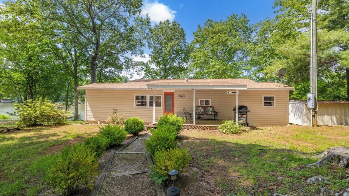 Wise House | New! Great Dock, Kayak, Pet-Friendly, Views