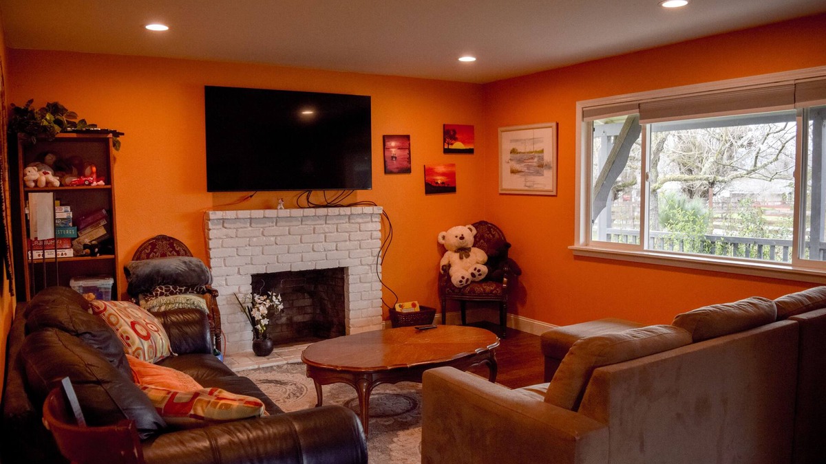 Gilroy House | NEW - Havilahland Guest House on a Farm