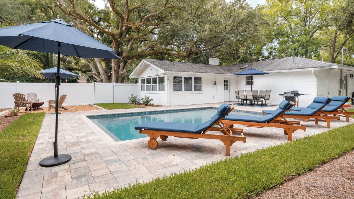 Saint Simons Heights House | NEW! Heated Pool, only 1.5 miles to Beach! Sleeps 10