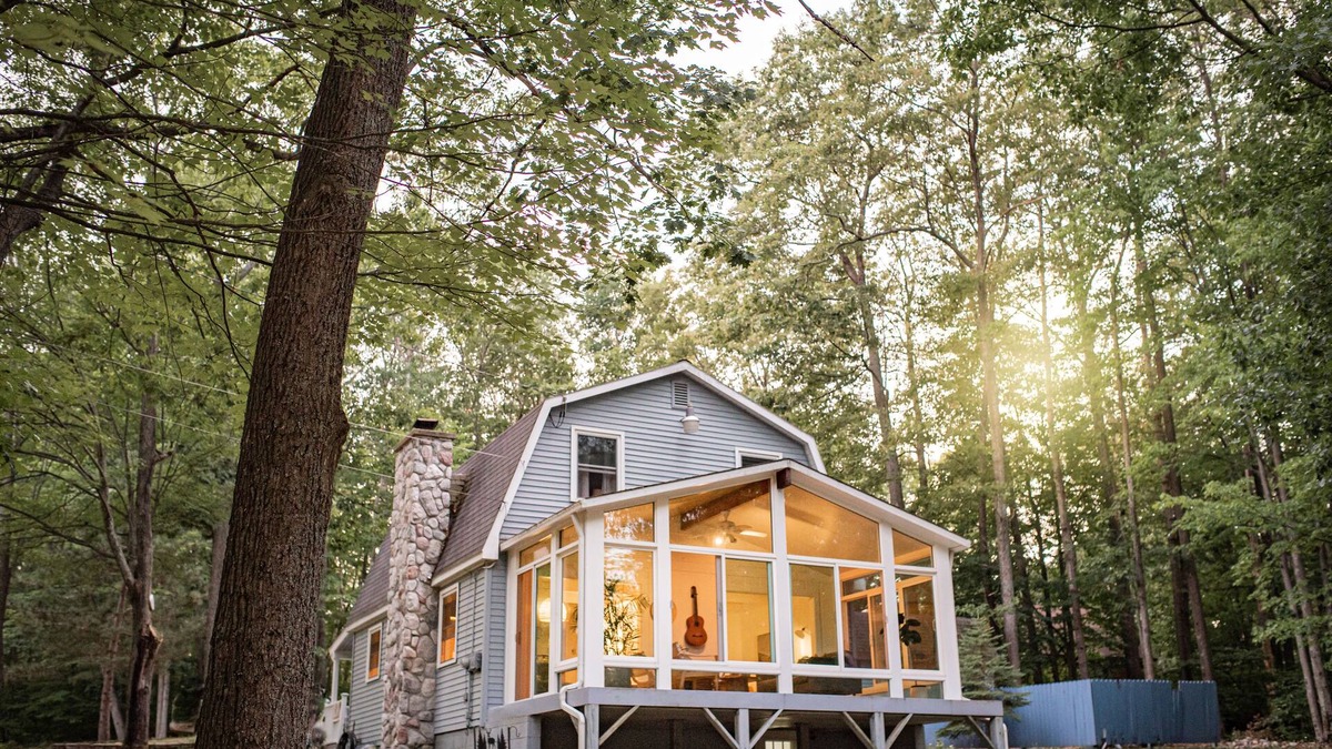 Higgins Lake Cottage | *NEW Higgins Lake Boho Chic Cottage