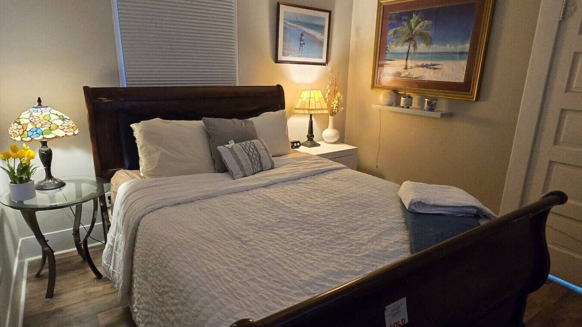Highland Square Condo | NEW Highland SQ Hot Spot For 4