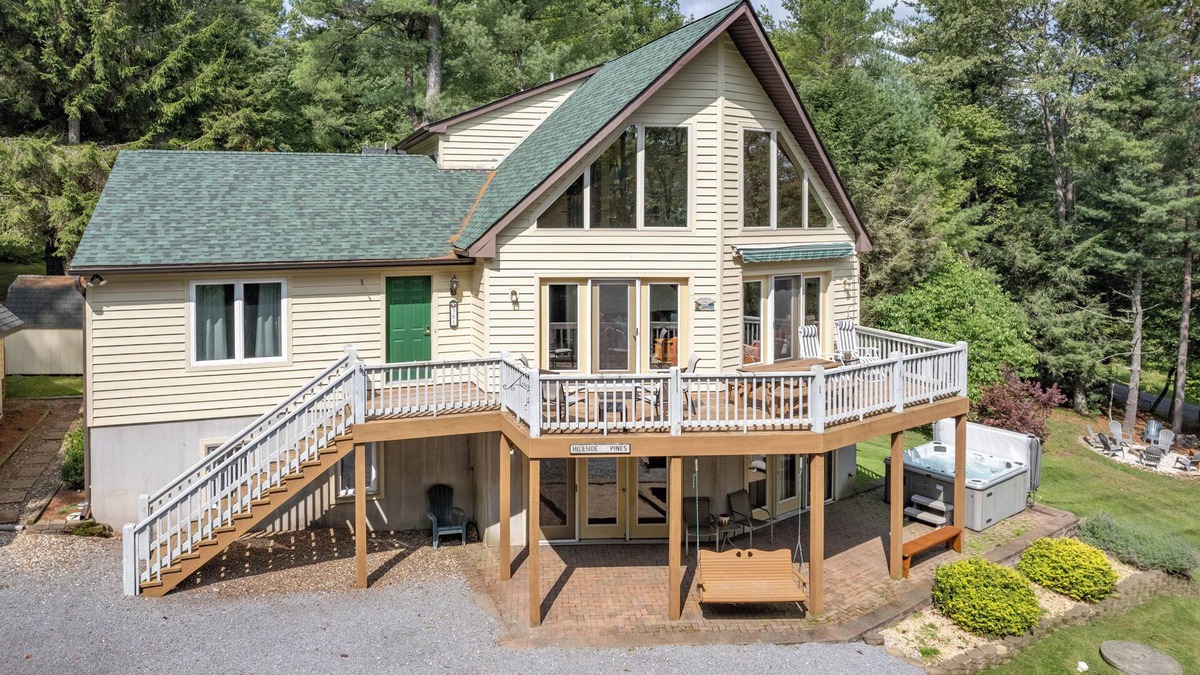 Sky Valley House | New! Hillside Pines: Lake Access, Hot Tub, Gas Fireplace!