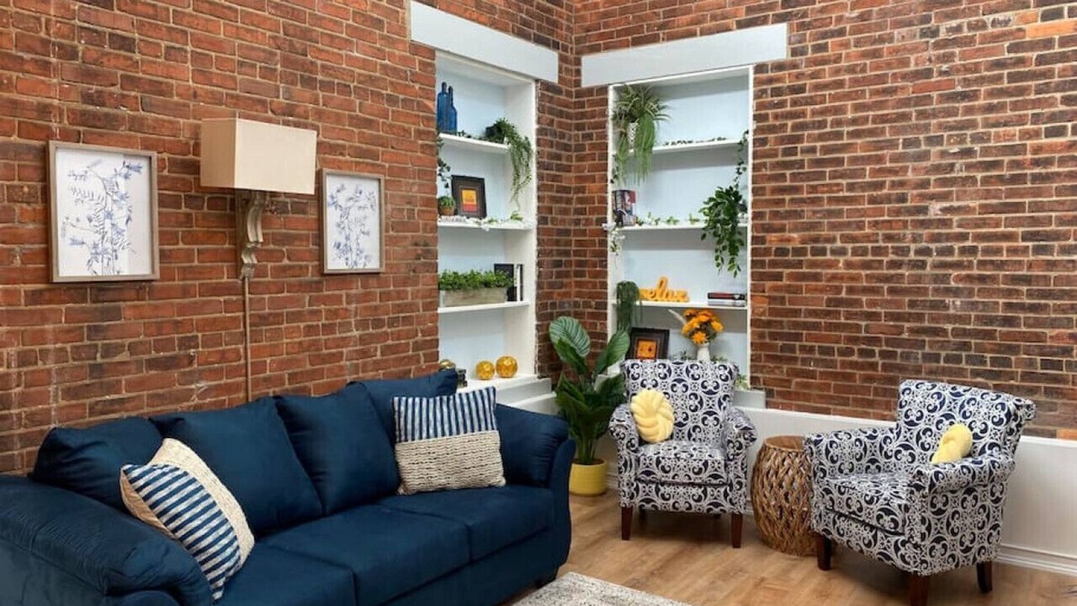 California Apartment | New! Historic & Renovated 3BR Riverside Suite