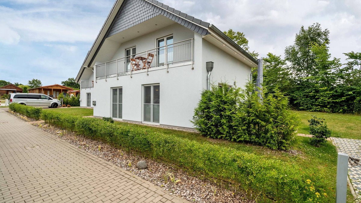 Gross Nemerow House | NEW Holiday Home 'Ferienhaus Seeglück2 Am Tollensesee' with Lake View, Private Terrace and Wi-Fi