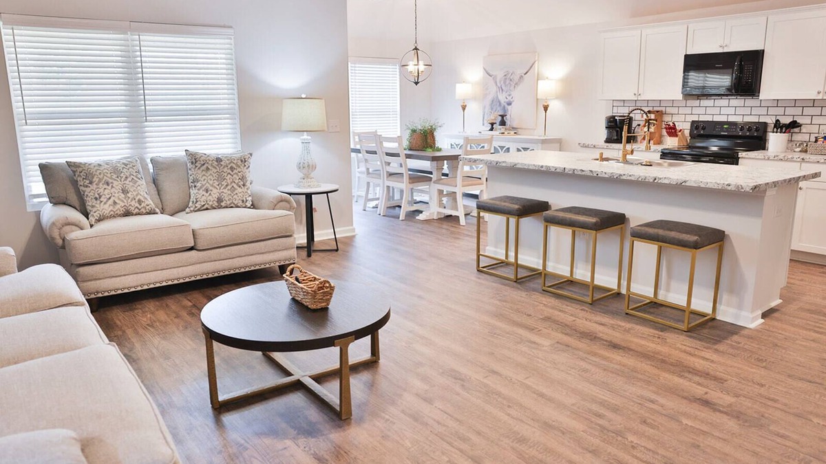 Lincoln House | New Home 3mi from Talladega Superspeedway