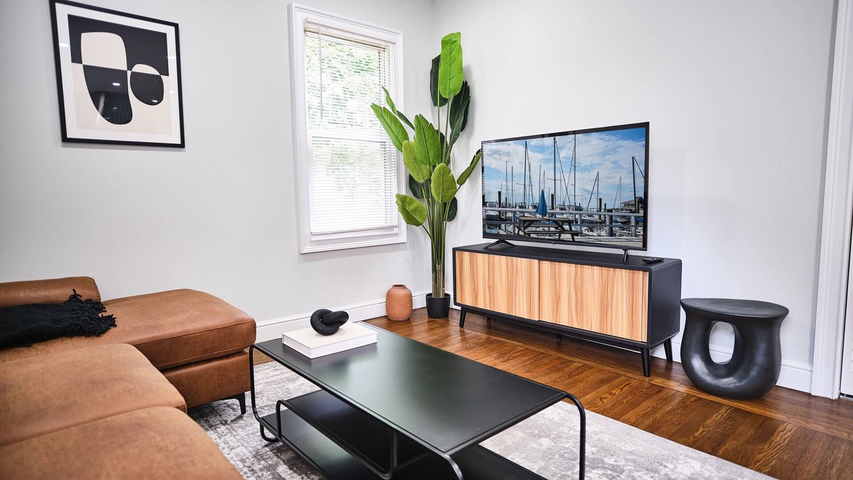 City Point Apartment | New Home - Close to Beach & Yale