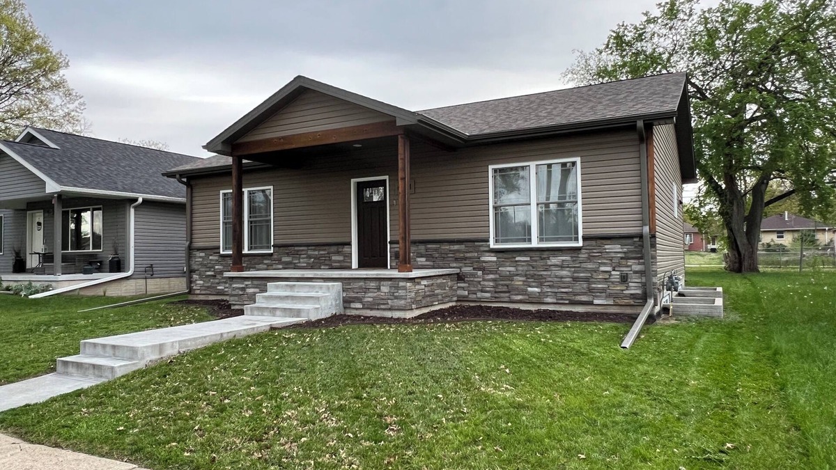 Lincoln House | New Home, Great Location, Quiet Neighborhood