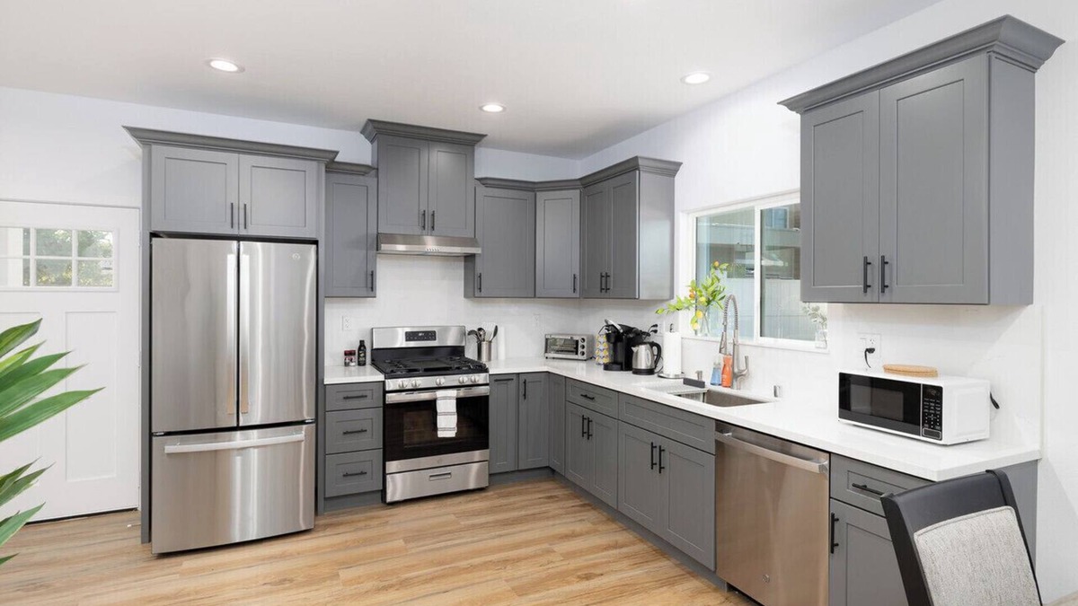 Garden Grove House | New Home! Great Sunlight + Walk Everywhere!
