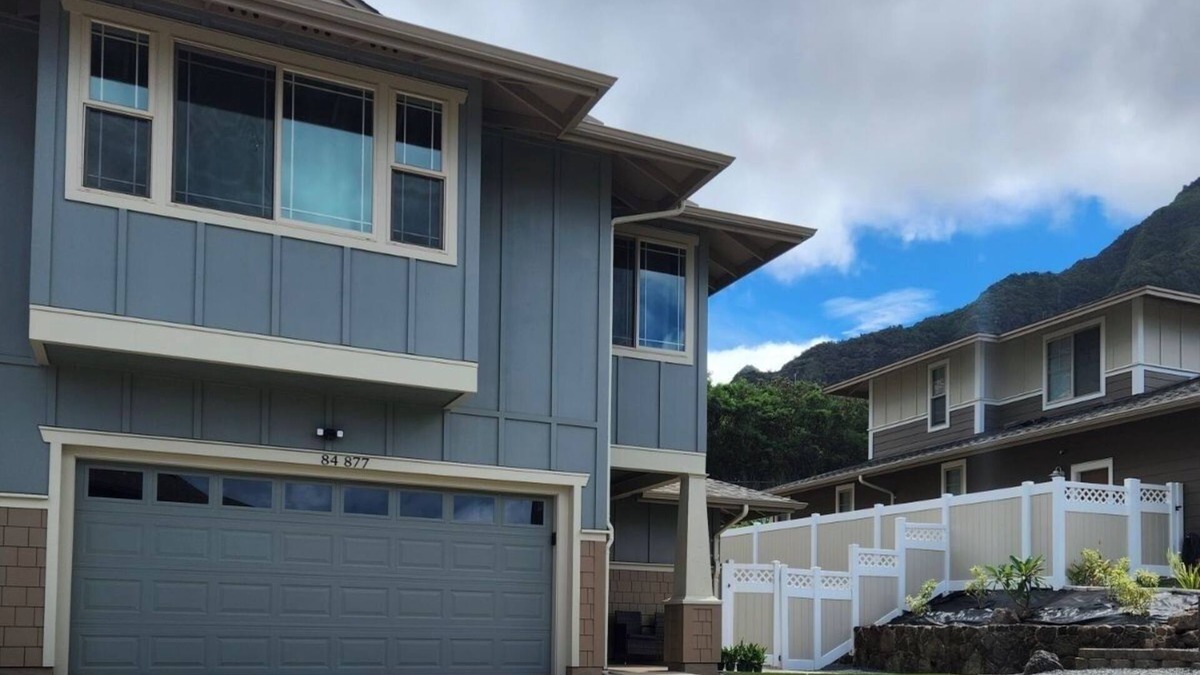 Makaha Valley House | NEW HOME in Private Community with Ocean/Mountain Views. 5 Min. Drive to Beach