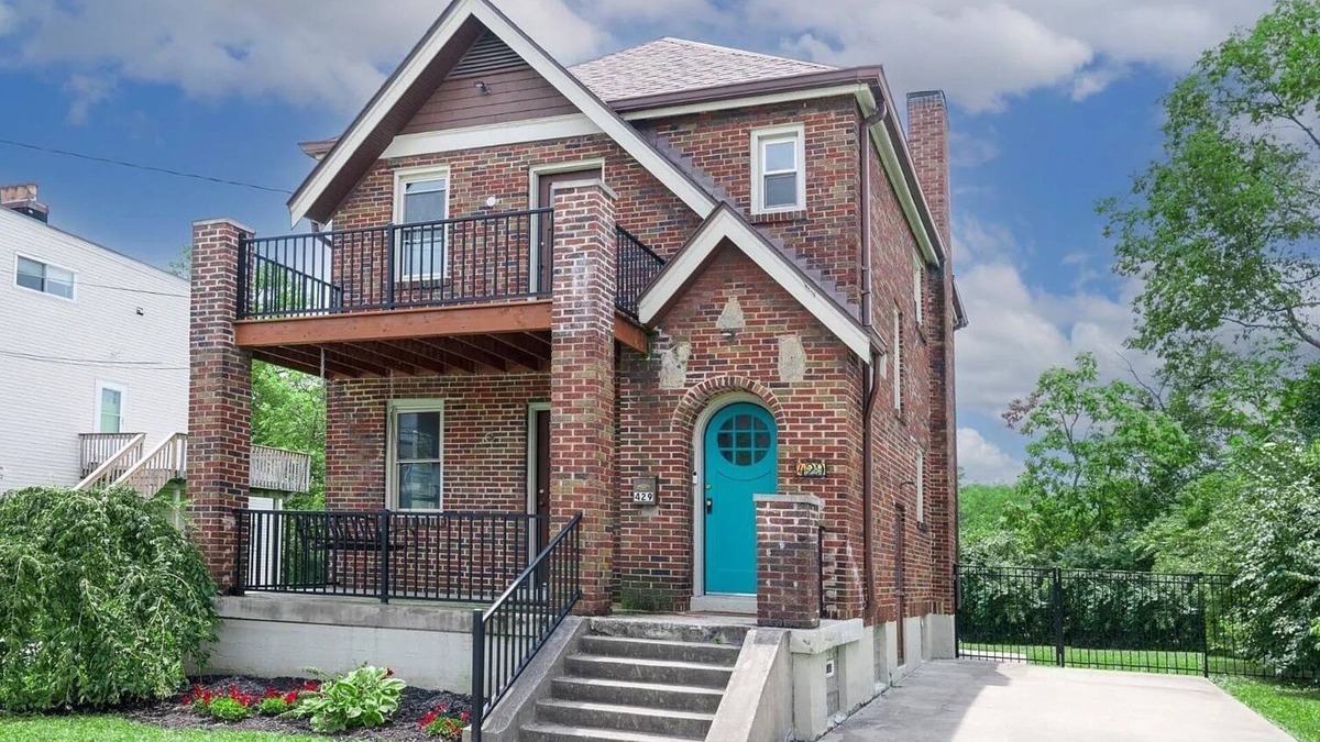 Walnut Hills House | New Home Listing, Very Experienced Host
