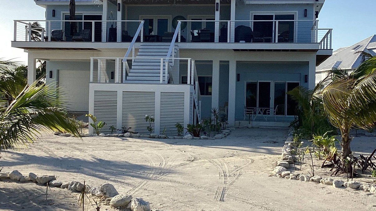 Treasure Cay Cottage | New home w/gorgeous ocean views.,Boat slip , stunning deck & beach access.