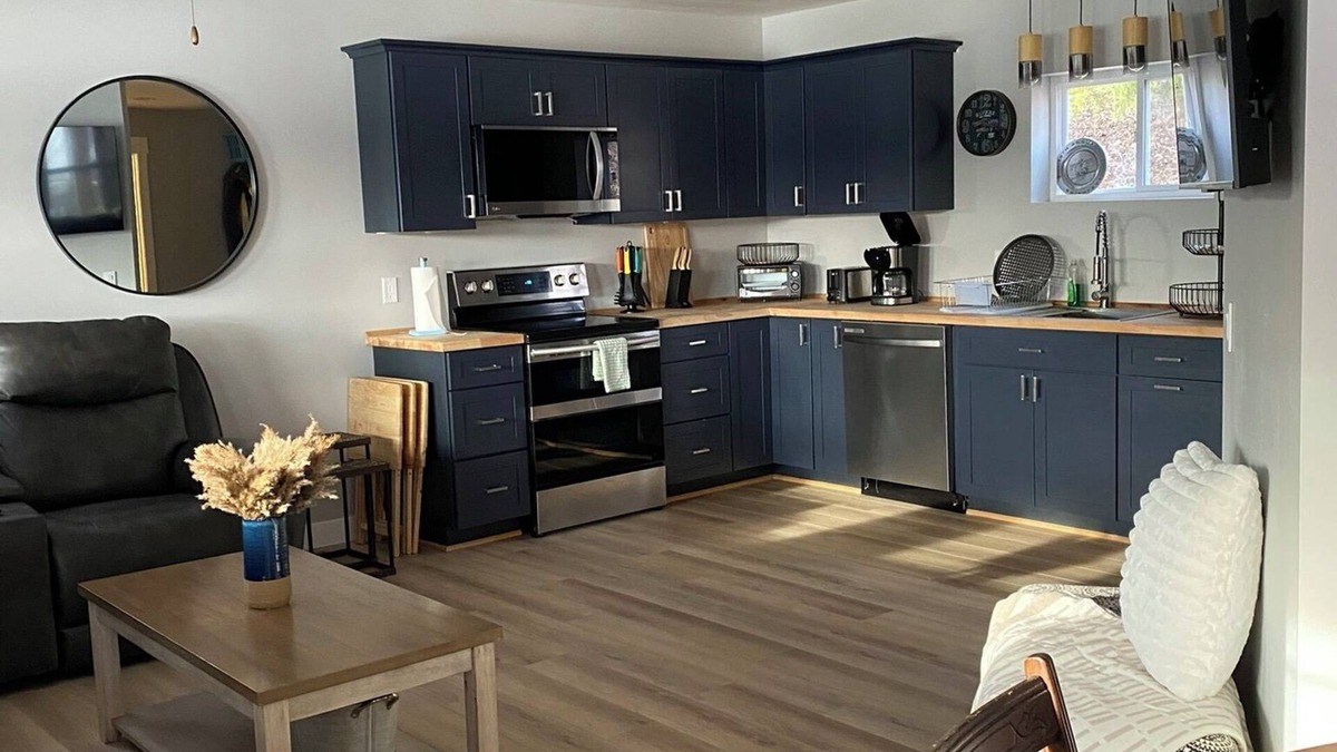 Versailles House | New Home w/Million Dollar Lake View & Dock - Sleeps 6-8 w/AC and fast WiFi