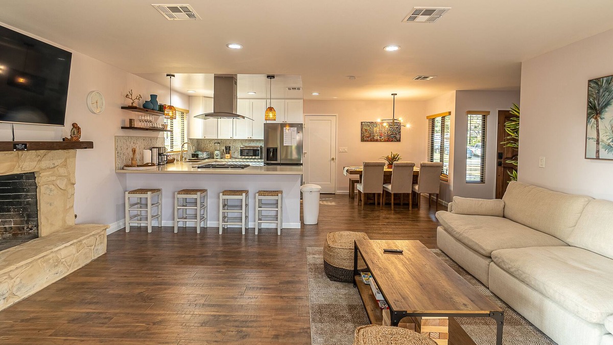 Riverside House | New Home W/POOL close to downtown & UCR