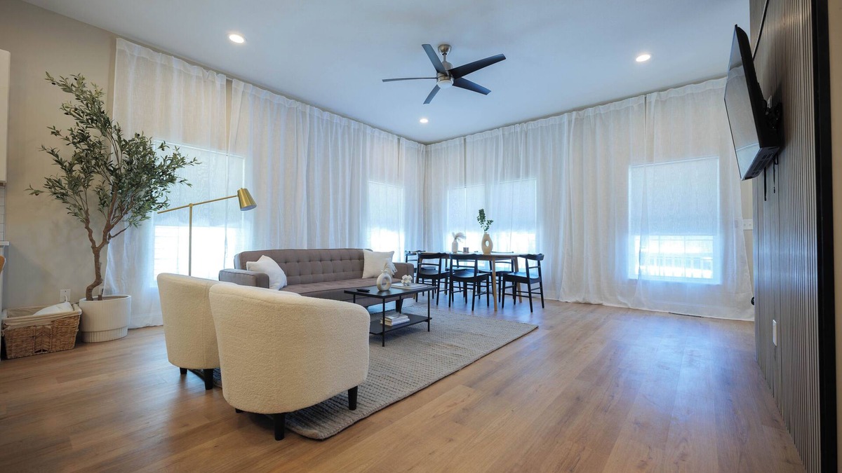 Hough House | New Home, Walk to Clinic, Private Patio & Hot Tub!