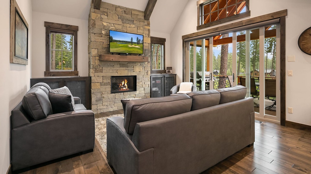 Cle Elum House | New home with LOW RATES! In the Heart of Suncadia Resort | Hot Tub | WiFi