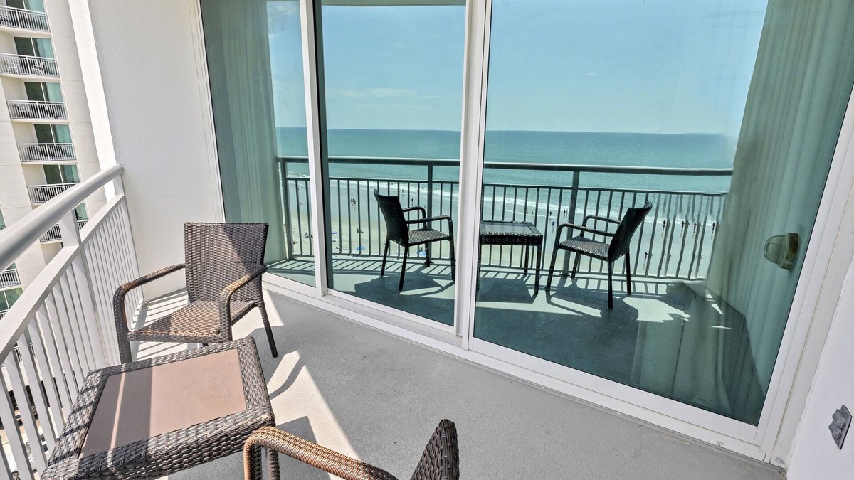 Downtown Myrtle Beach Condo | New Honey Moon Suite, 1BR Direct Oceanfront, Pools