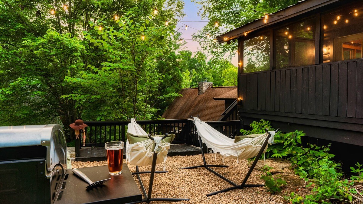 Sevierville Cabin | New Hot Tub, Hammocks, Pet Friendly, Romantic Honeymoon Mountain Getaway