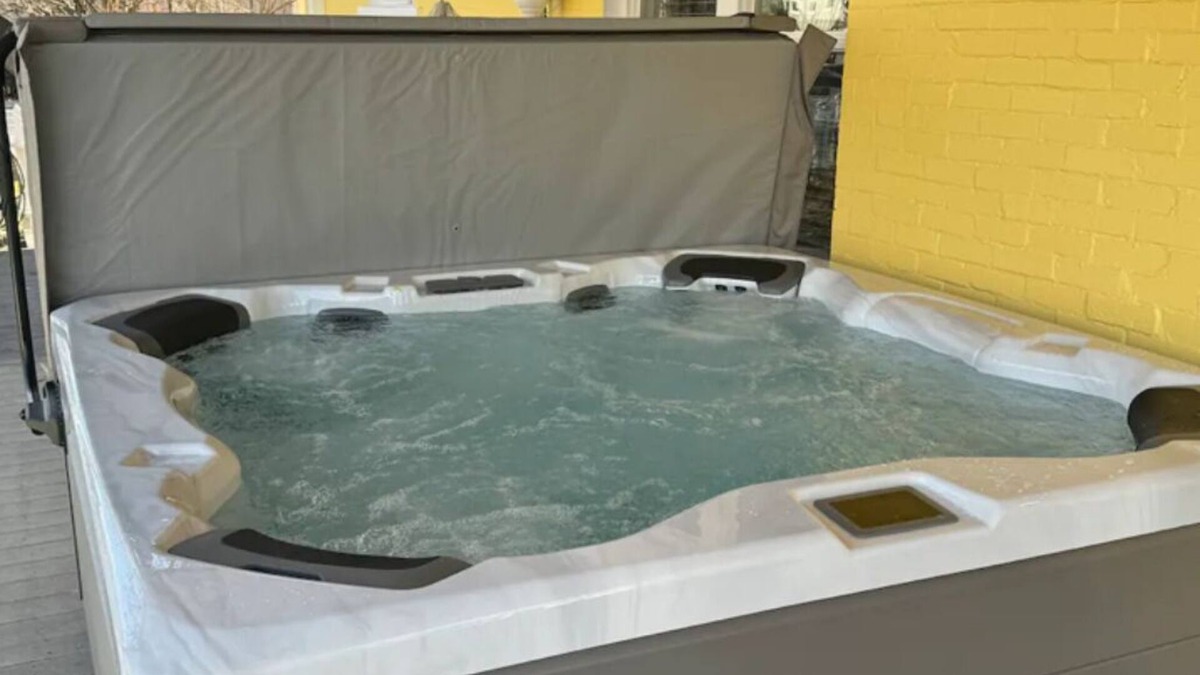 Holladay Other | NEW HOT TUB Holladay Farmhouse - Cozy, Convenient