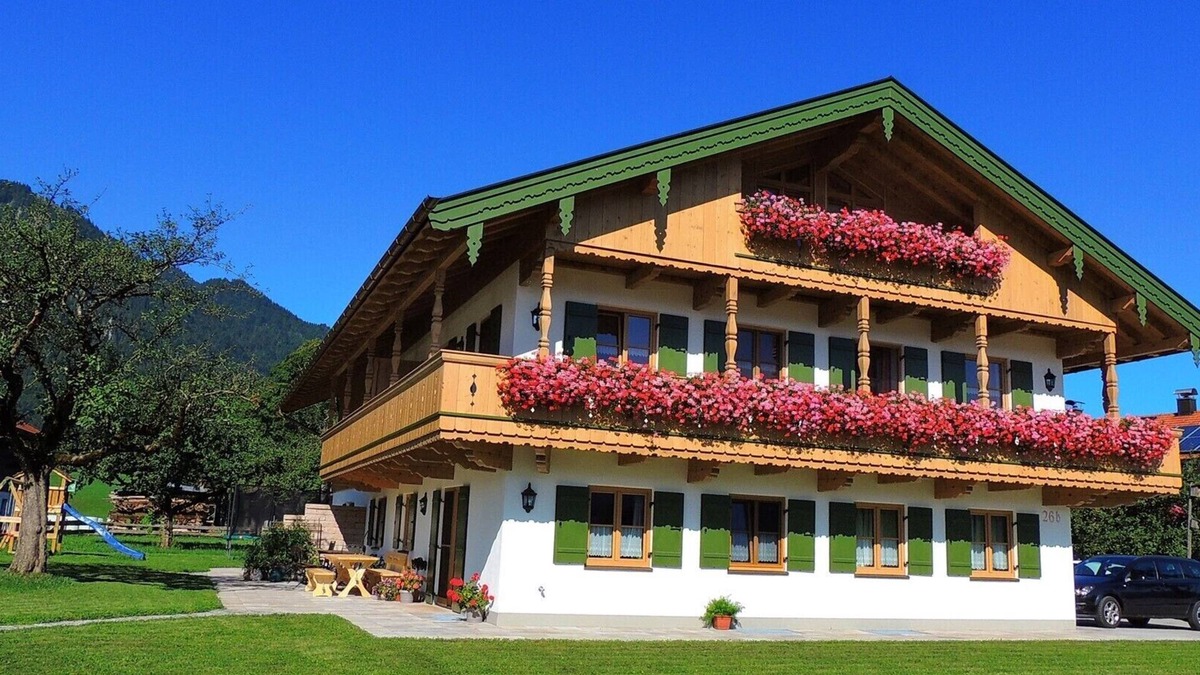 Lenggries Apartment | New house at the foot of the Brauneck, vacation with children and dog