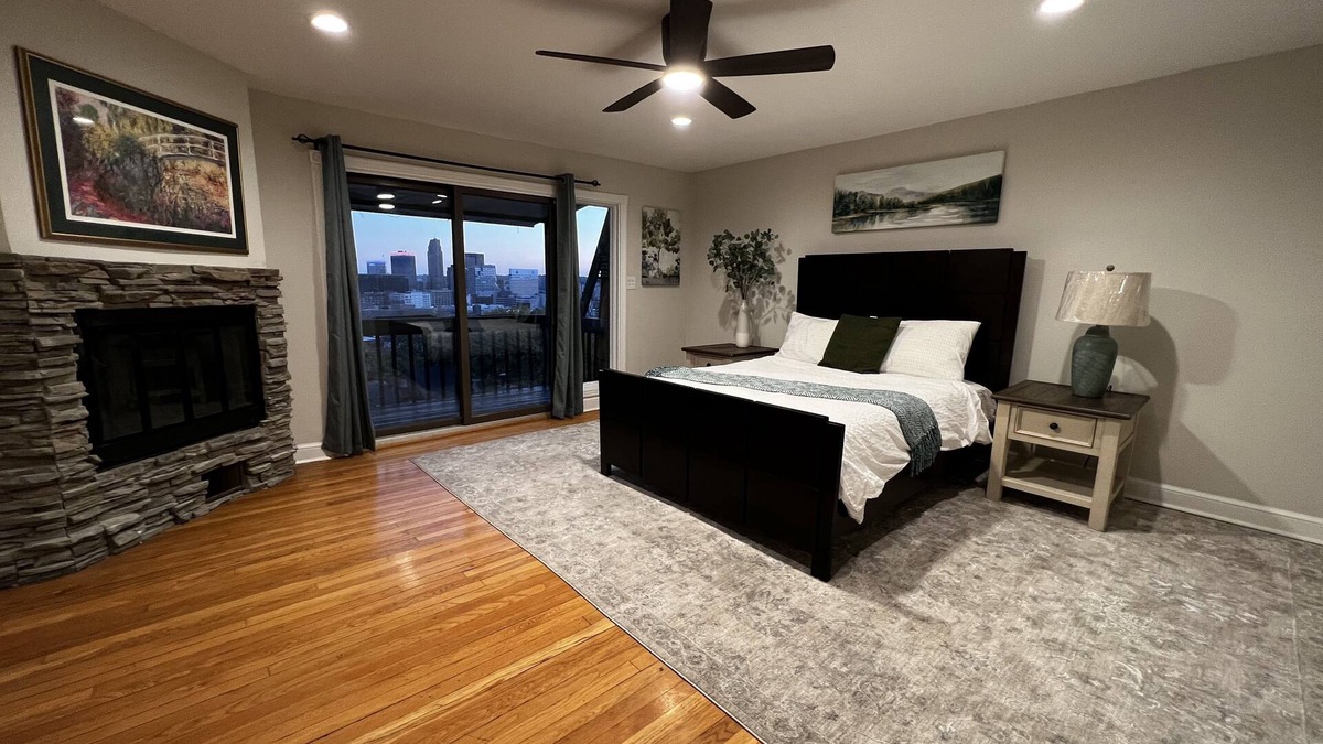 Mount Auburn House | NEW House of Liberty: 3BR 2BA w/PRVT Hot Tub, Modern Patio, Amazing City Views