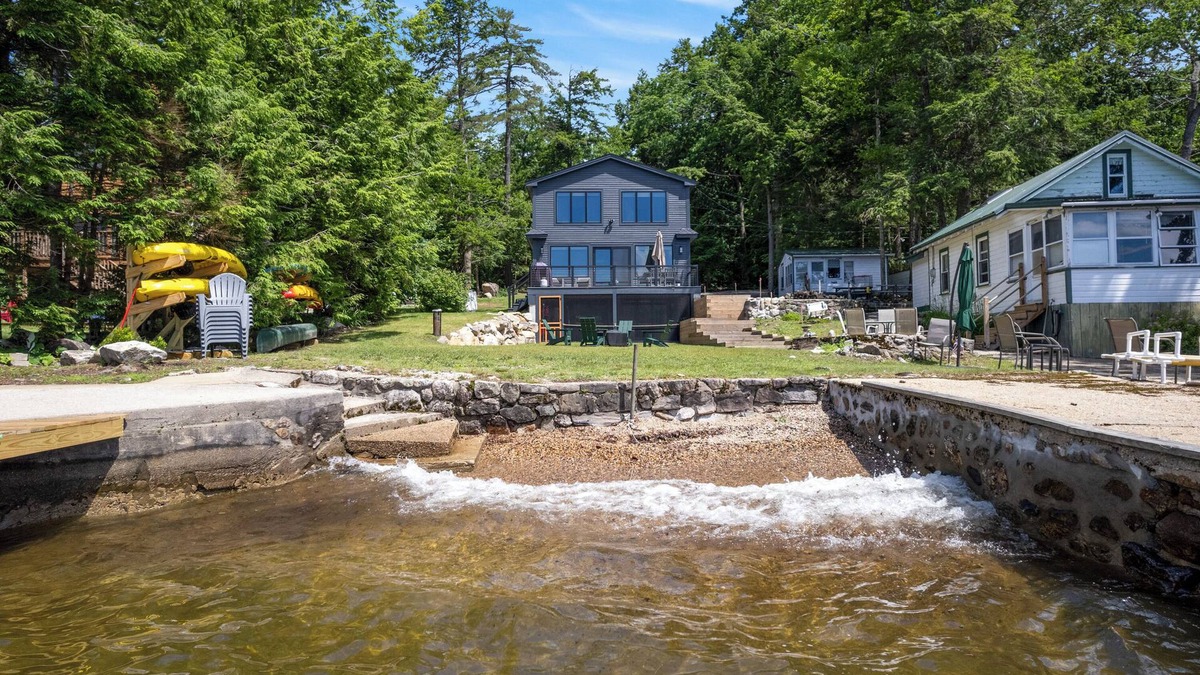 South Casco House | New House on Big Sebago w/Private beach & dock!