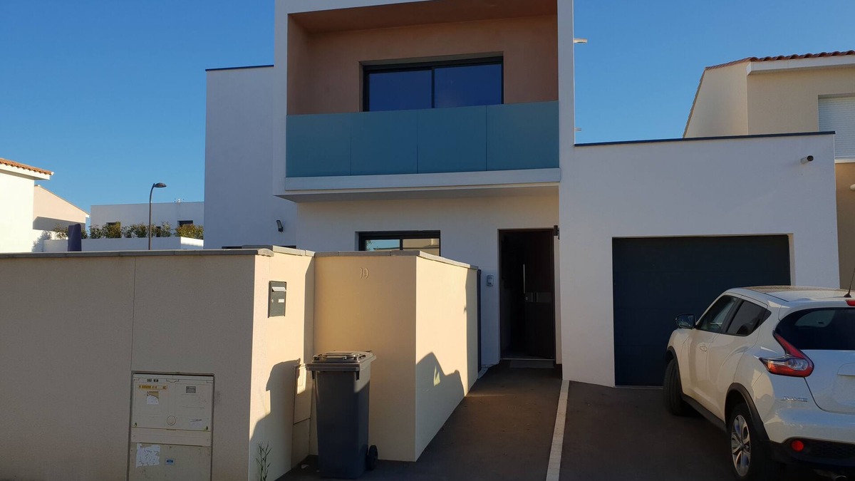 Pignan House | New house with swimming pool