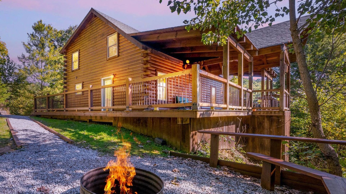 Rockbridge Cabin | New in ground pool! 5 br pet-friendly lodge on 17 wooded acres.