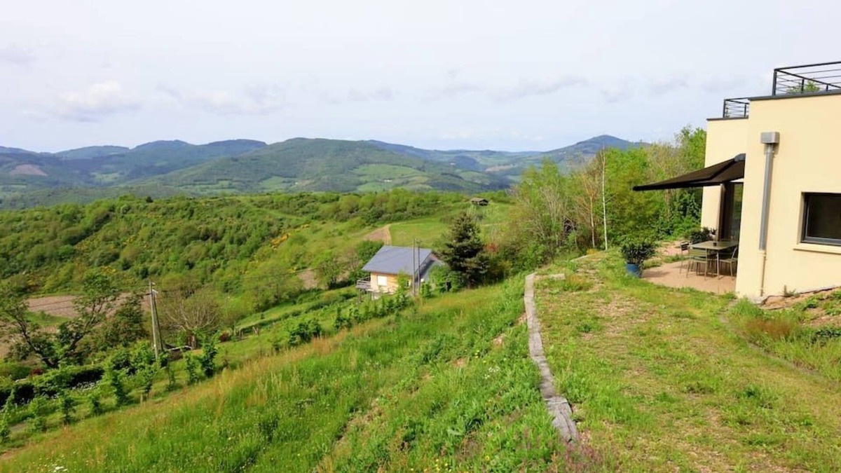 Beaujeu House | New : in the heart of Beaujolais with a 180° view