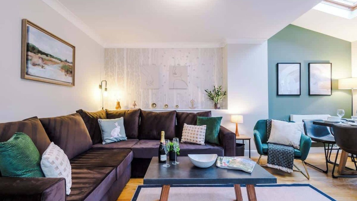 Northwich House | NEW! Incredible home, perfect for groups w/parking