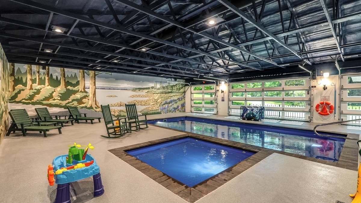 Dover Cabin | NEW *Indoor Pool* | Game Rm, Private Log Cabin - Fun for All Ages 4b/3b sleep 14